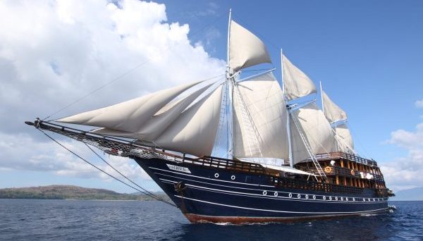 img_3082_amira_with_sails